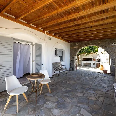 Daphne's Lux Villa Paraspori  Extérieur photo