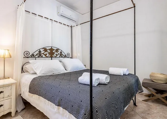 Daphne\'s Lux Villa