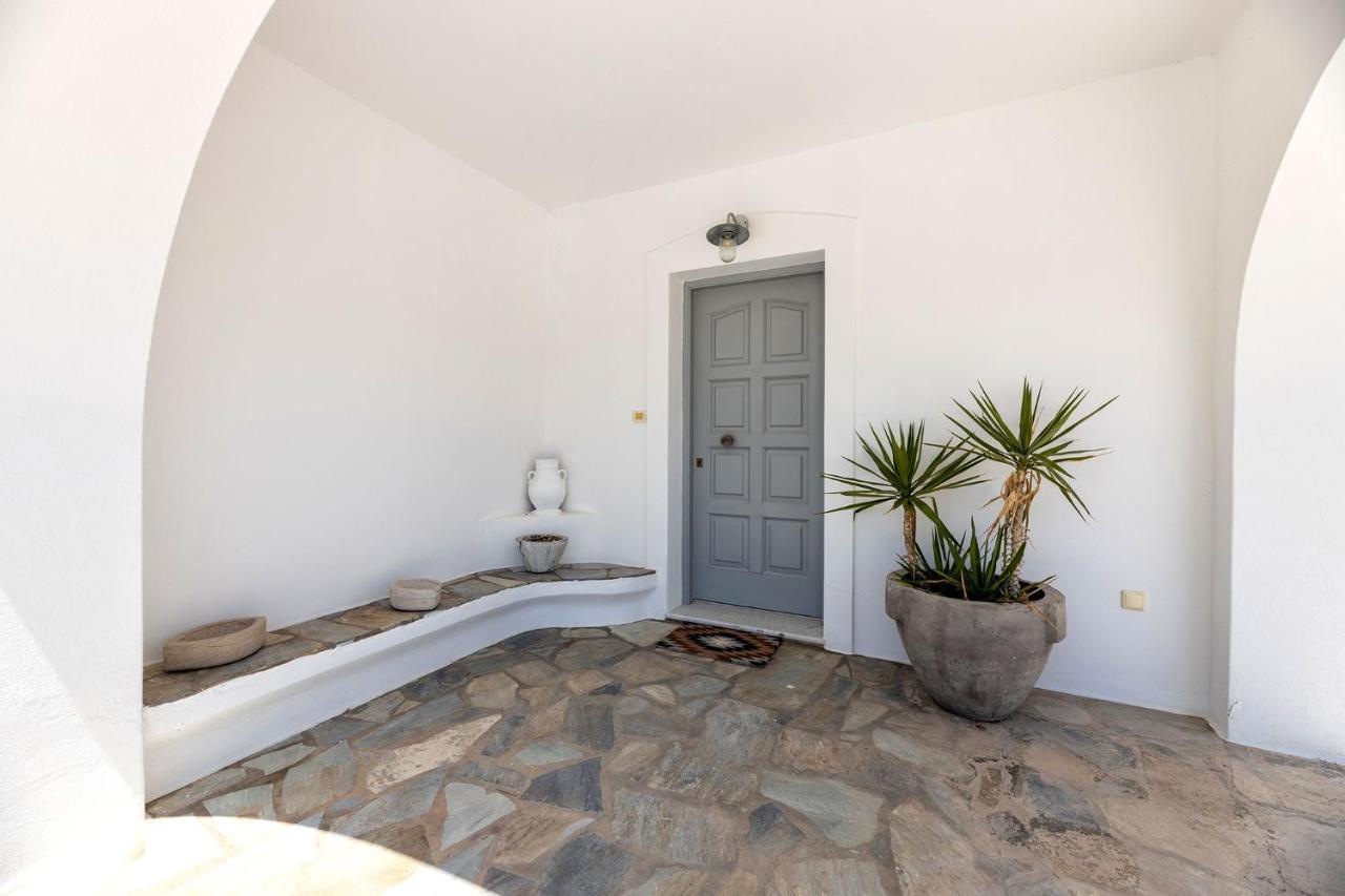 Daphne's Lux * Paraspori (Paros)